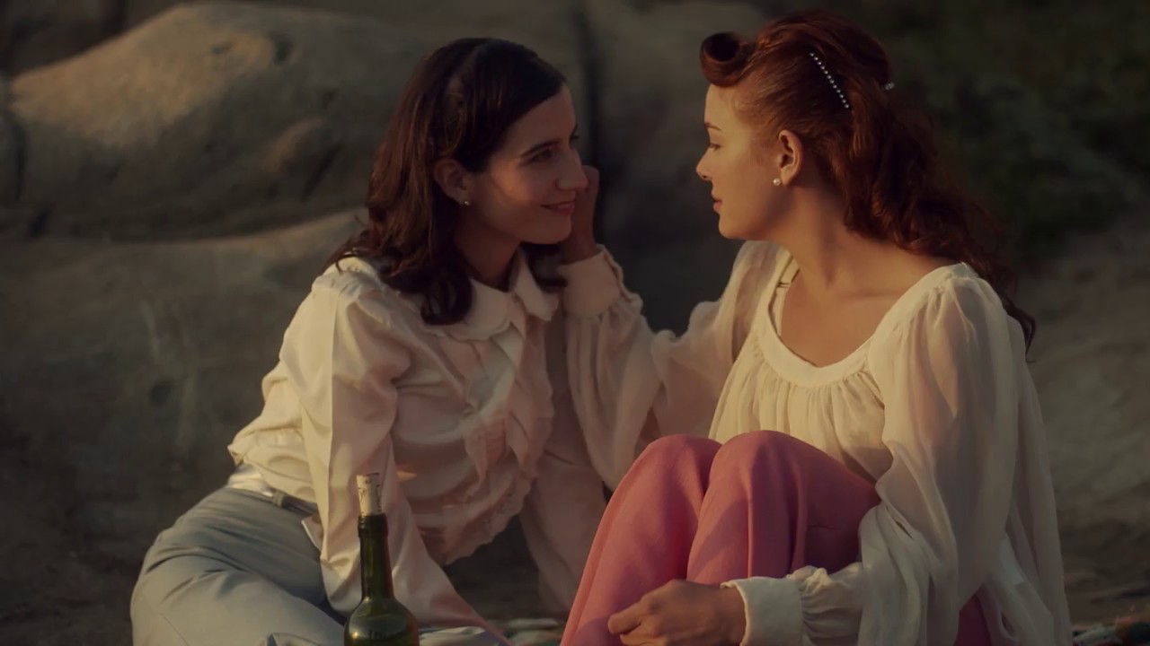 Mujer Saliendo del Mar