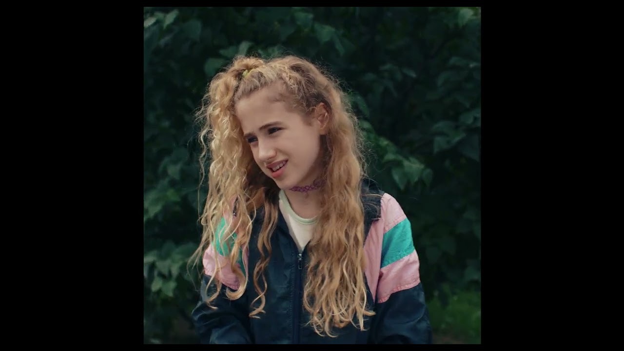 Clip from Mosquitoes (Le Bambine)