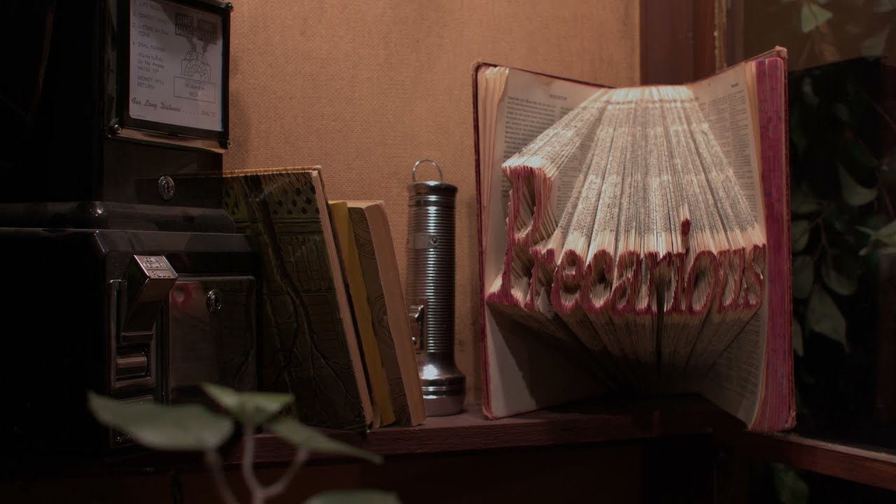 Precarious tráiler oficial