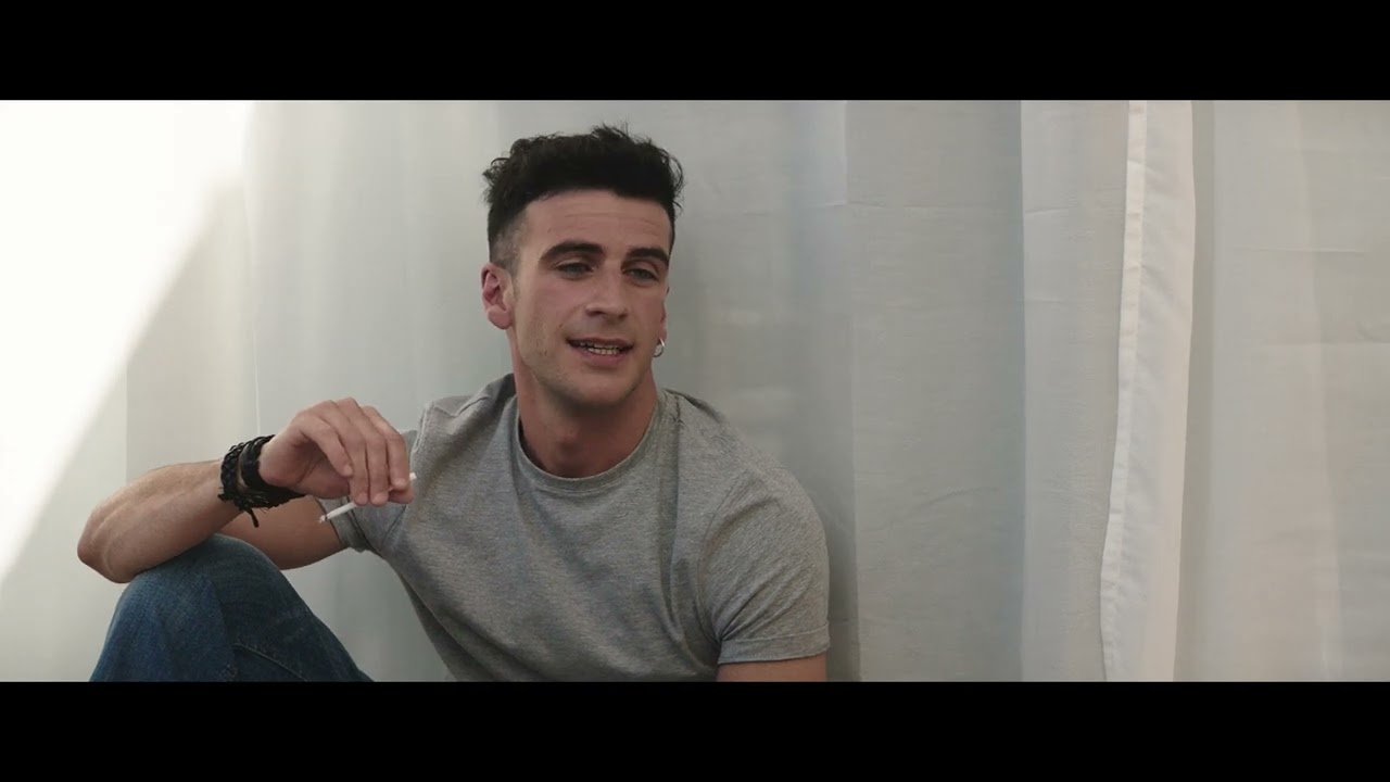 REFLEJOS EN UNA HABITACIÓN TRÁILER